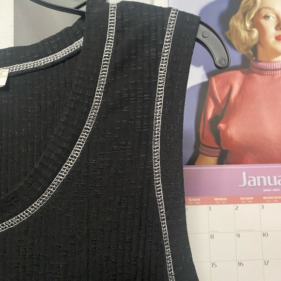 Top - Picture 3 of 4